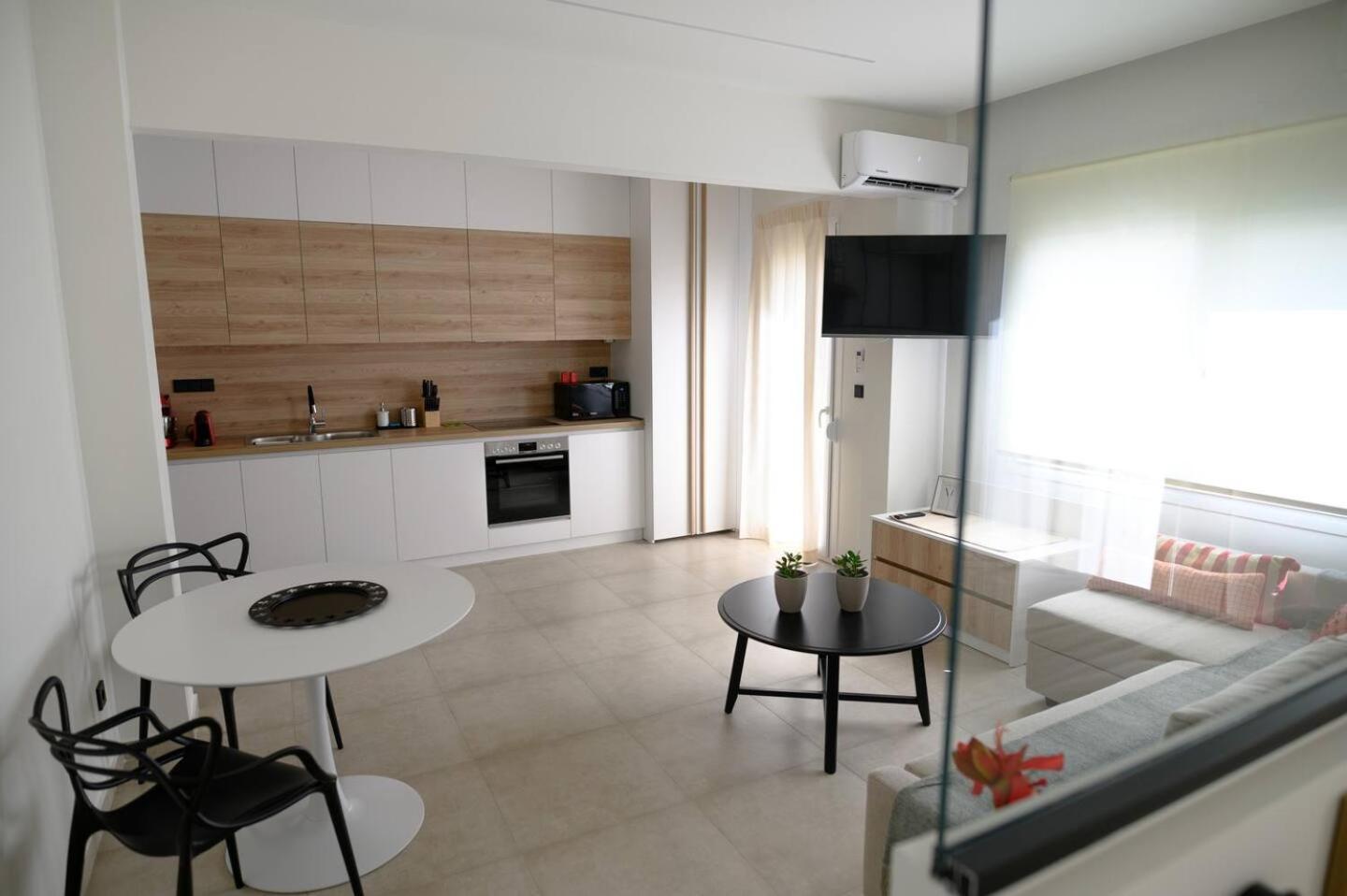 Lighthouse Apartments อเล็กซานโดรโพลิส ภายนอก รูปภาพ
