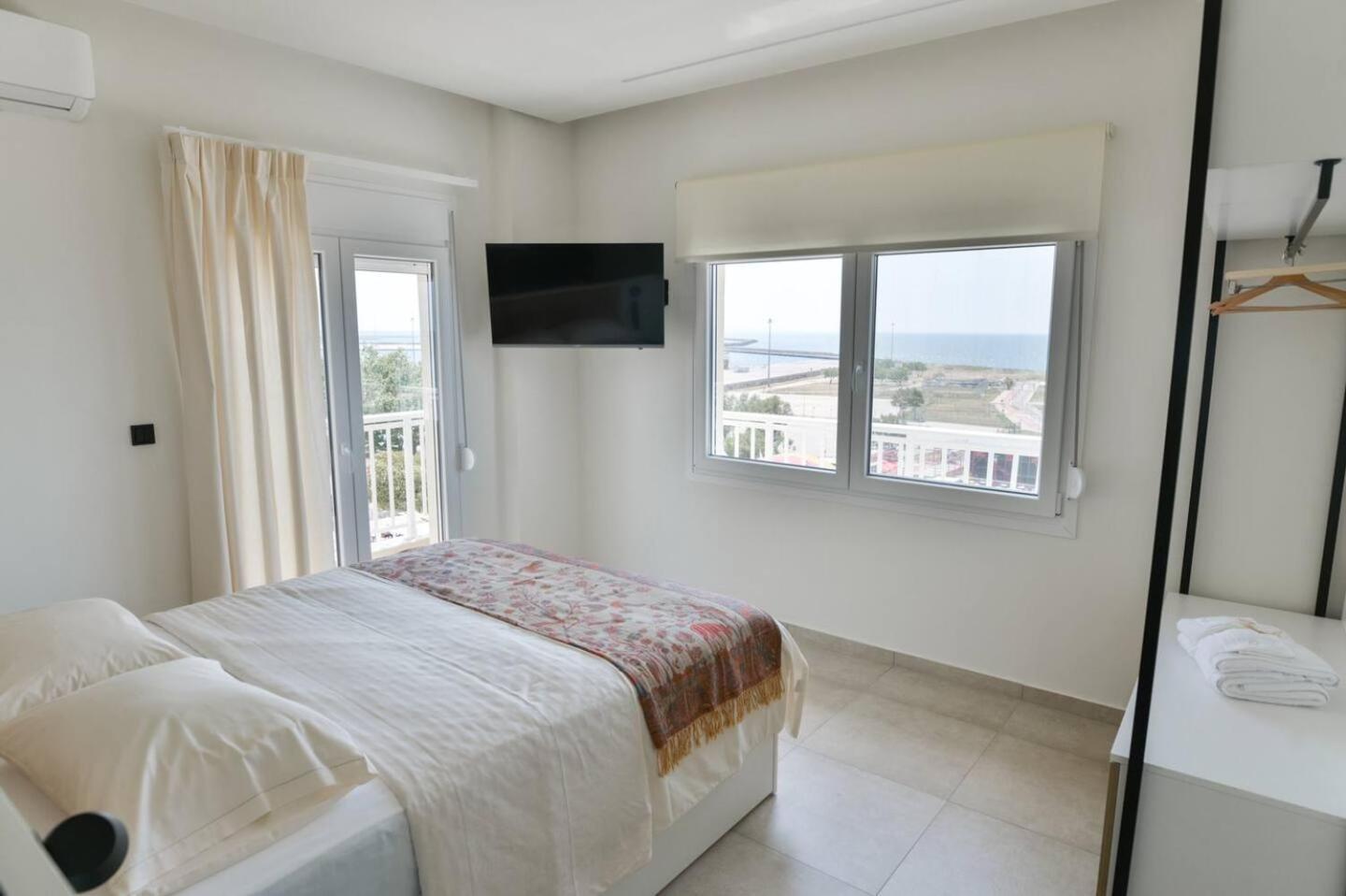 Lighthouse Apartments อเล็กซานโดรโพลิส ภายนอก รูปภาพ