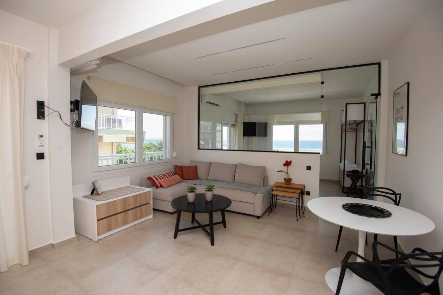 Lighthouse Apartments อเล็กซานโดรโพลิส ภายนอก รูปภาพ