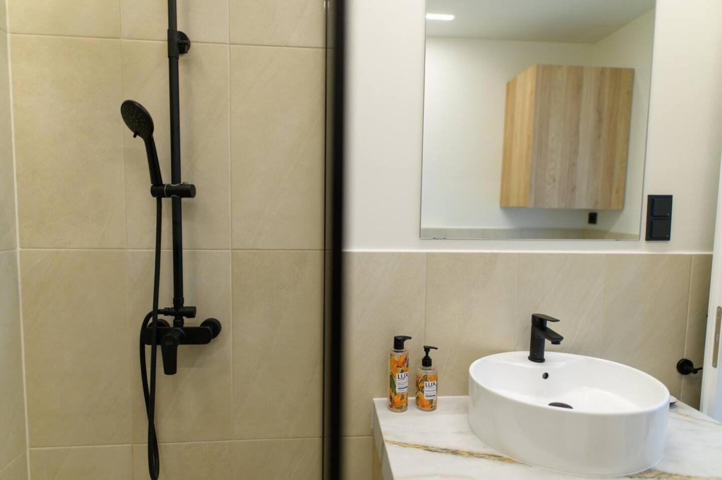 Lighthouse Apartments อเล็กซานโดรโพลิส ภายนอก รูปภาพ
