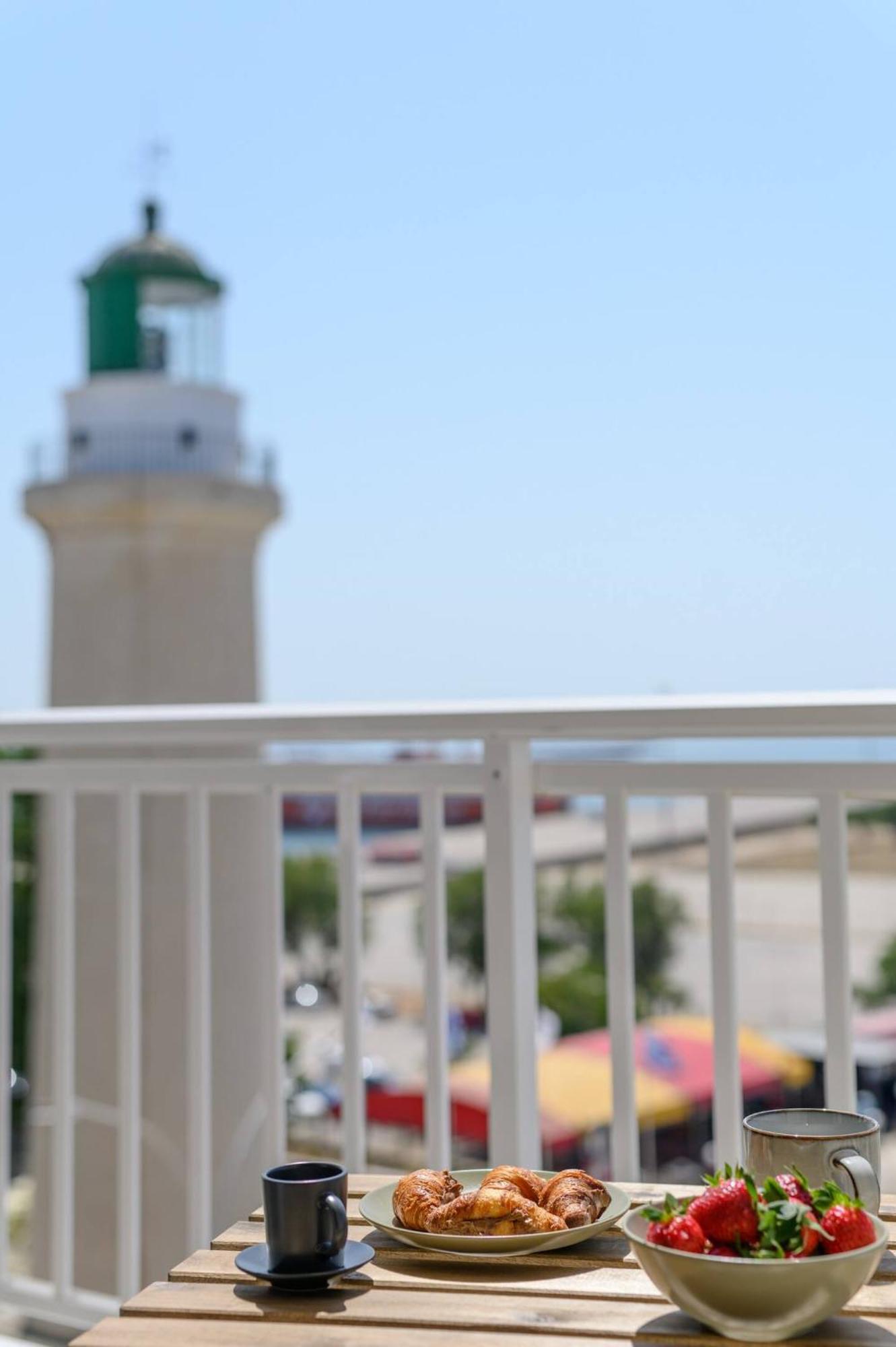Lighthouse Apartments อเล็กซานโดรโพลิส ภายนอก รูปภาพ